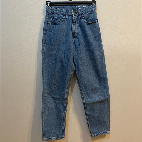 Noisy May Petite ankle mom jeans in medium blue size 24 - Picture 3 of 4